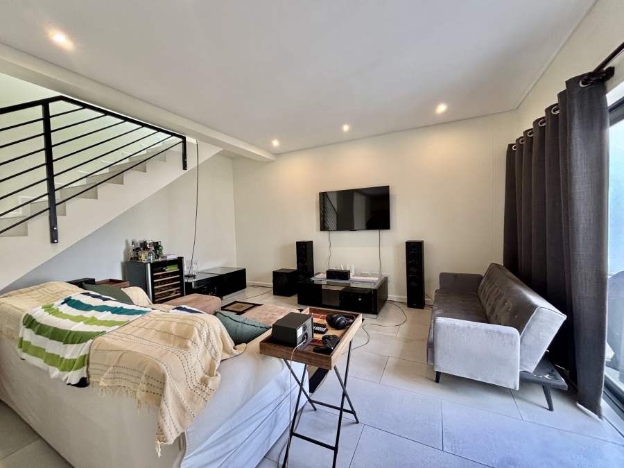 To Let 1 Bedroom Property for Rent in Sandown Western Cape